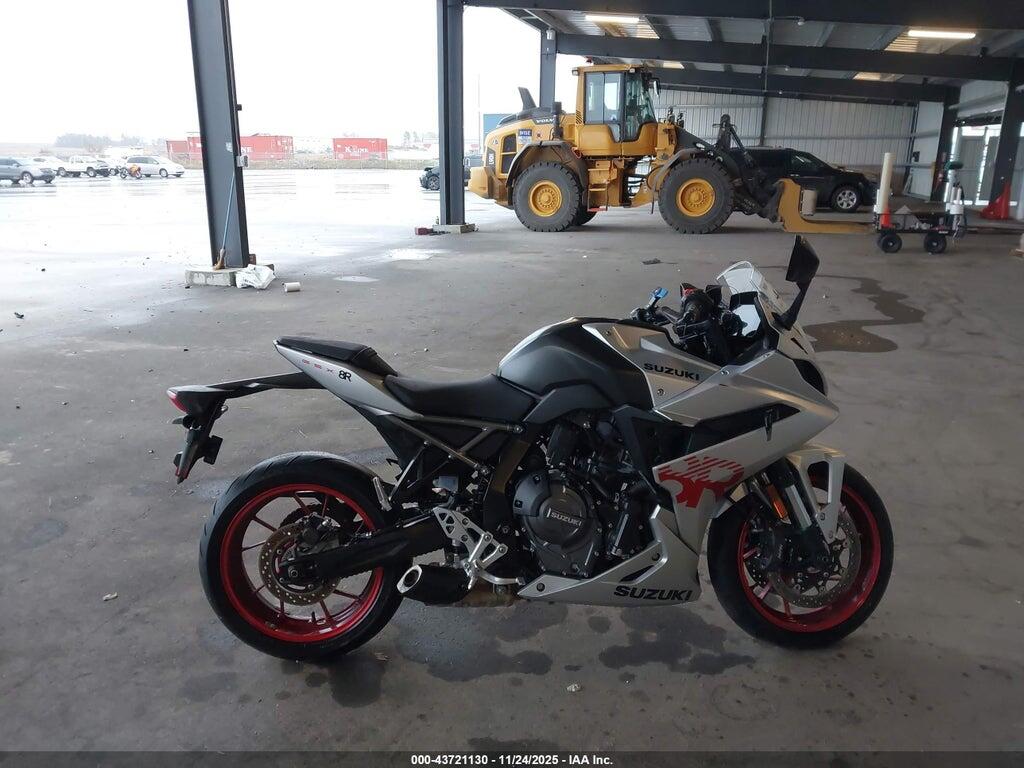 JS1EM13B3R7100704 2024 SUZUKI GSX800 photo no. 12