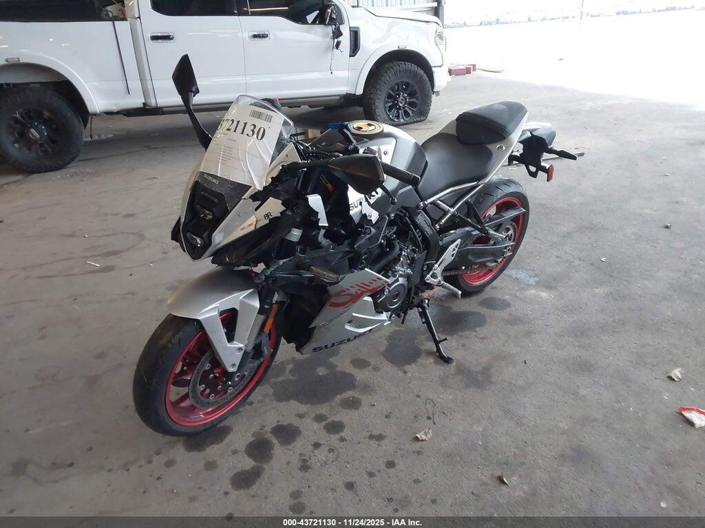 JS1EM13B3R7100704 2024 SUZUKI GSX800 photo no. 2