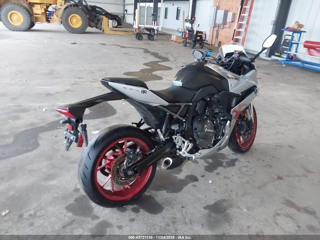 JS1EM13B3R7100704 2024 SUZUKI GSX800 photo no. 4