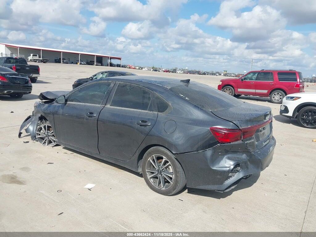 3KPF24AD7RE789815 2024 KIA FORTE photo no. 3