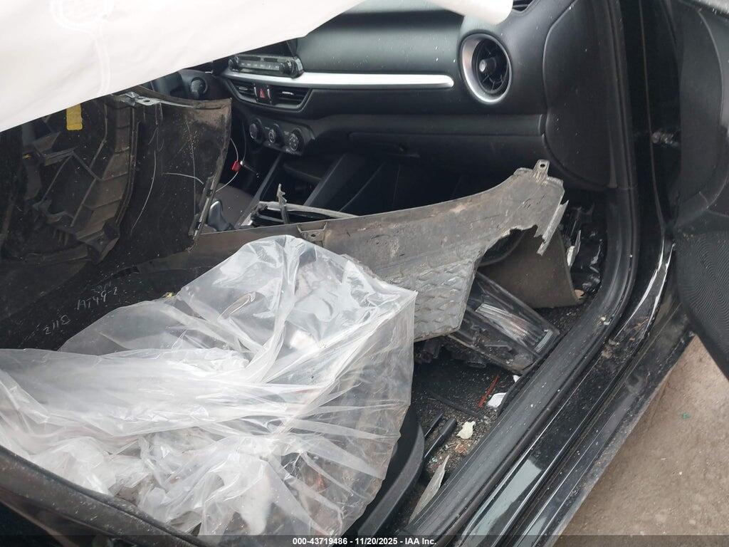 3KPF24AD4PE616976 2023 KIA FORTE photo no. 5