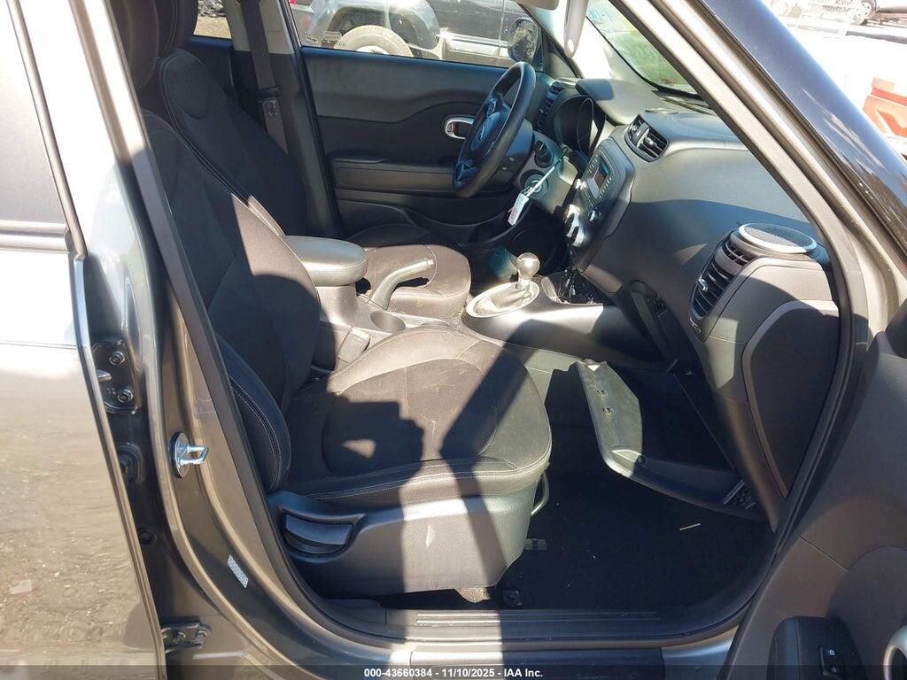 KNDJN2A23F7208827 2015 KIA SOUL photo no. 5