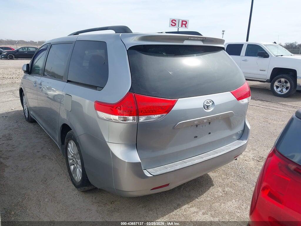 5TDYK3DC4ES437877 2014 TOYOTA SIENNA photo no. 3
