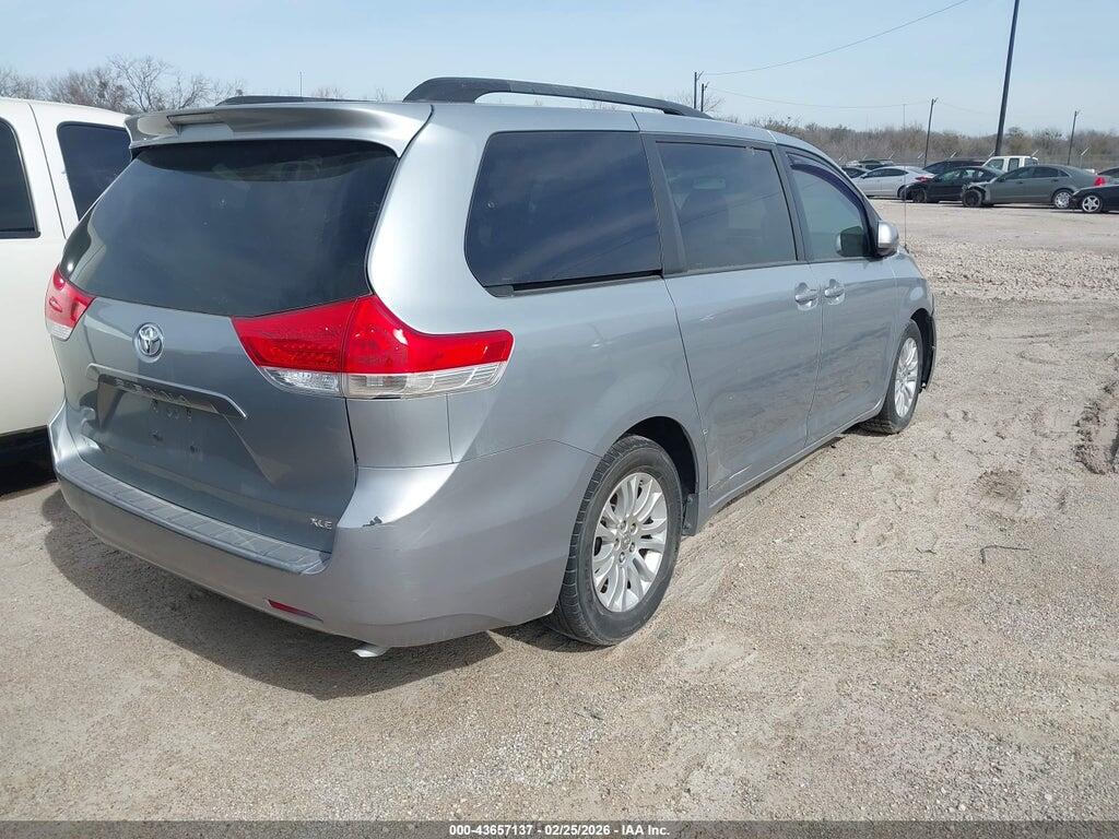 5TDYK3DC4ES437877 2014 TOYOTA SIENNA photo no. 4