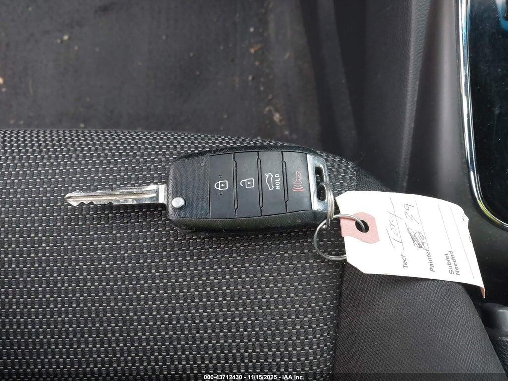 3KPFK4A71HE041635 2017 KIA FORTE photo no. 11
