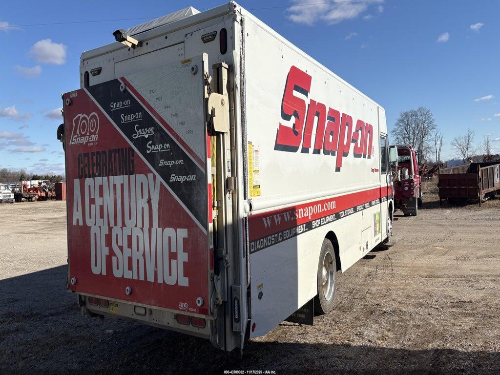 4UZAARFC7LCLX4837 2020 FREIGHTLINER MT55 photo no. 4