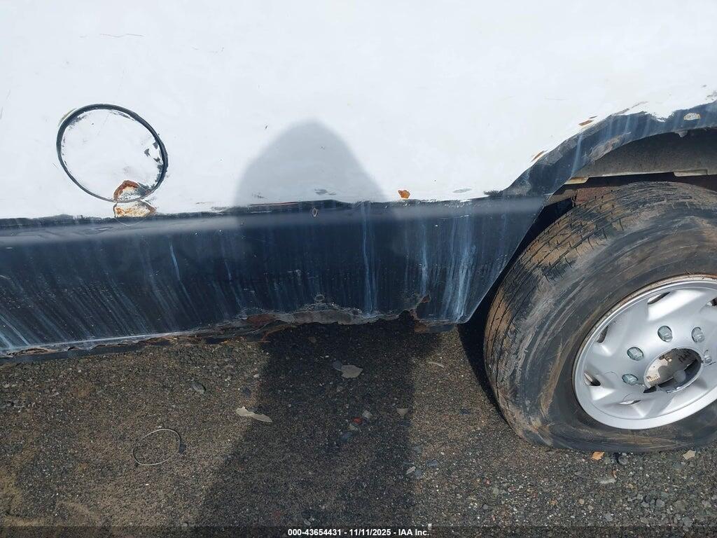 1FTNS24L43HA23531 2003 FORD E-250 photo no. 6