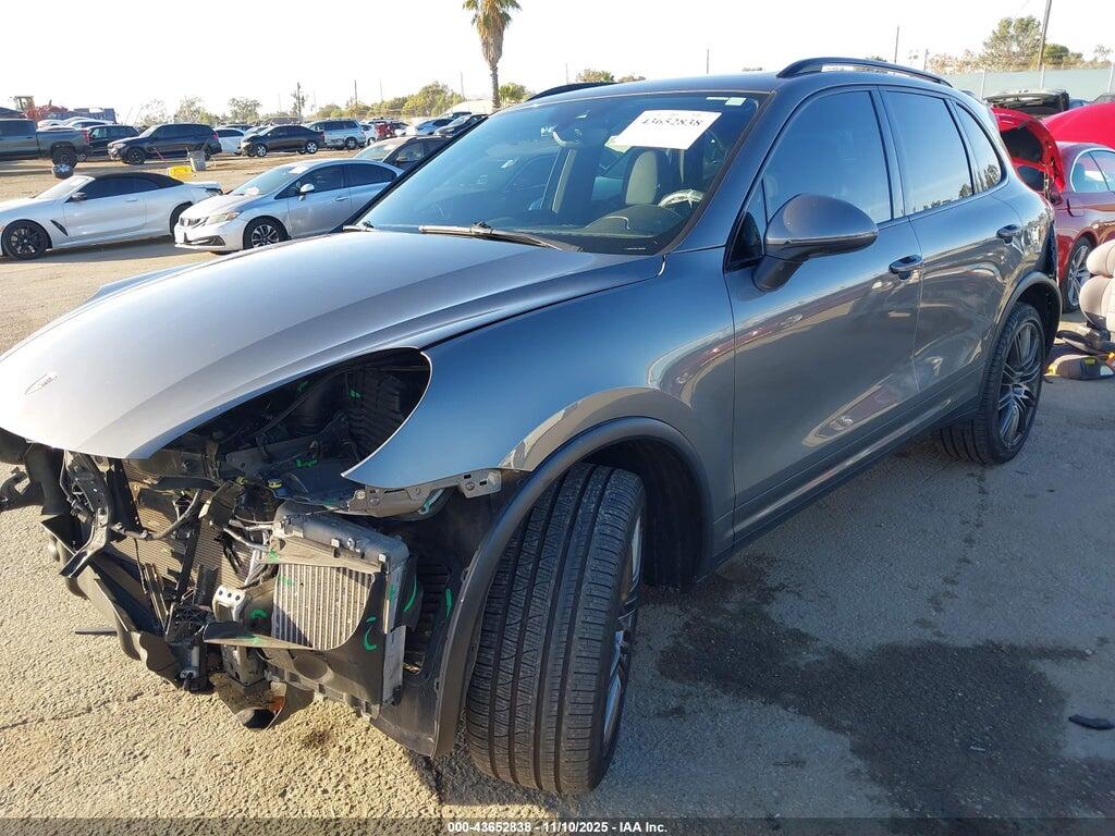 WP1AB2A2XHLA50276 2017 PORSCHE CAYENNE photo no. 2