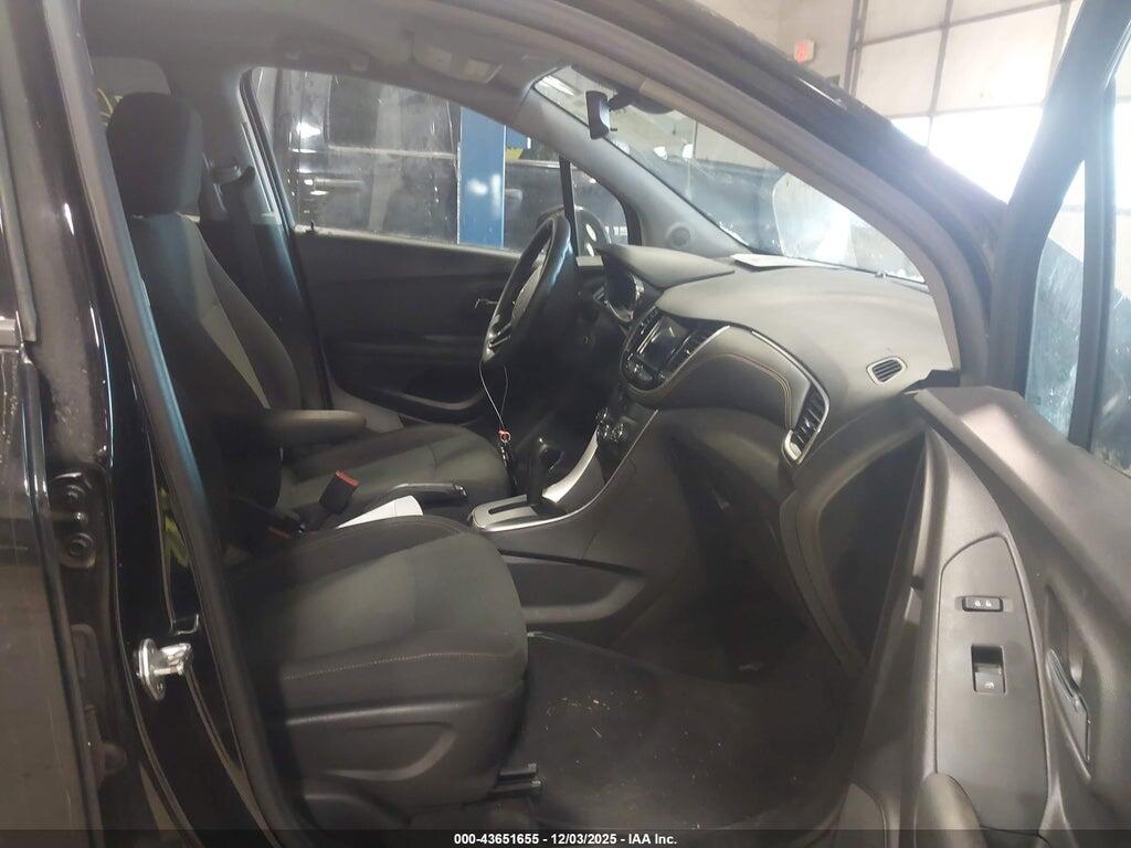 KL7CJNSB9MB360526 2021 CHEVROLET TRAX photo no. 5