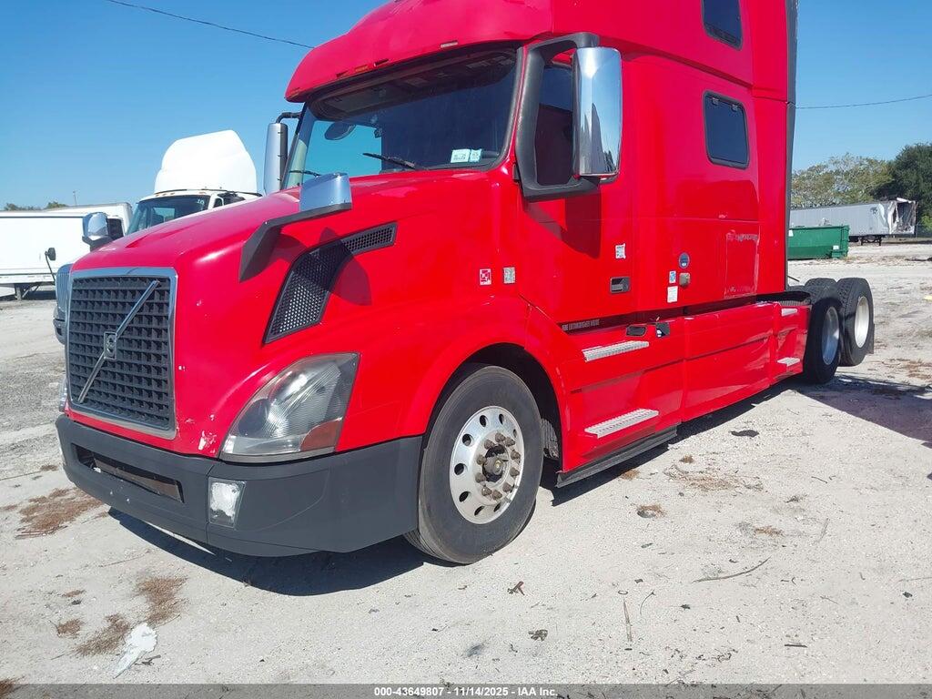 4V4NC9EH7GN959073 2016 VOLVO VN photo no. 2