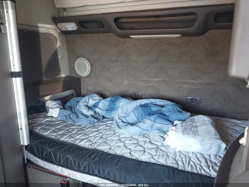 4V4NC9EH7GN959073 2016 VOLVO VN photo no. 7