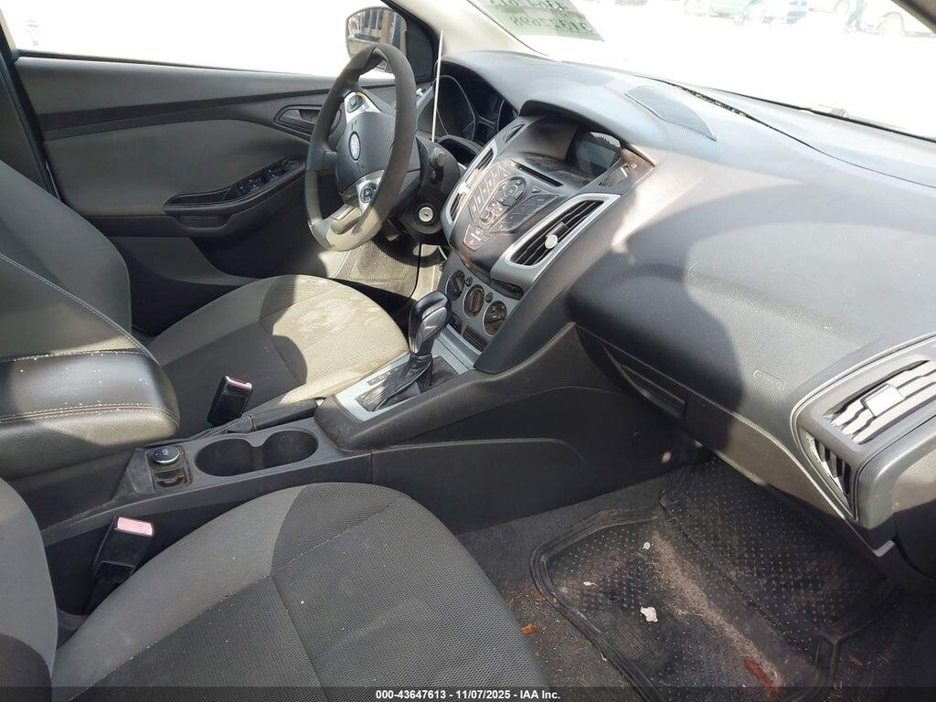 1FAHP3F24CL107876 2012 FORD FOCUS photo no. 5