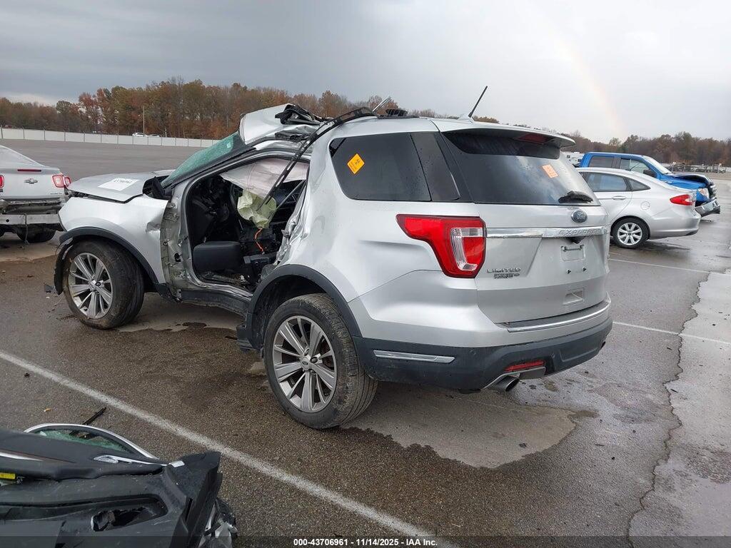1FM5K8F80JGA28820 2018 FORD EXPLORER photo no. 3