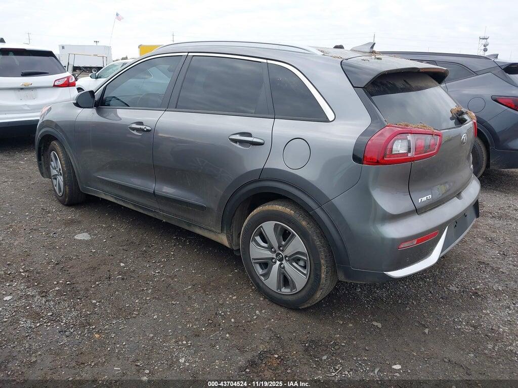 KNDCE3LC9J5142261 2018 KIA NIRO photo no. 3