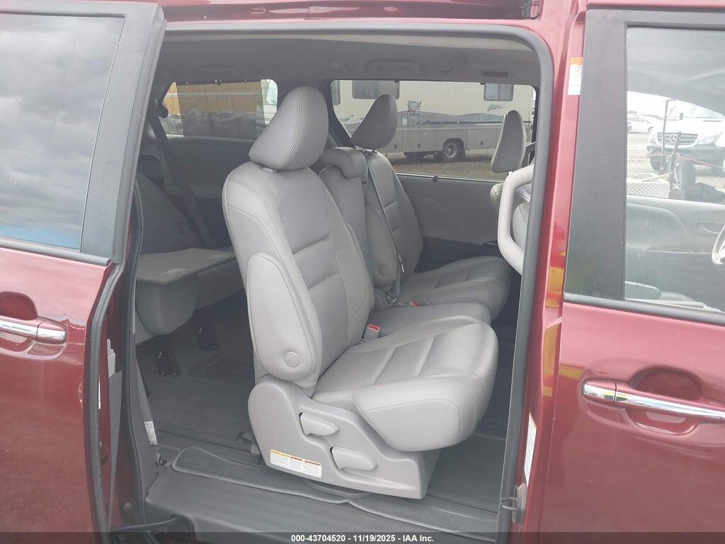 5TDYZ3DC9KS980973 2019 TOYOTA SIENNA photo no. 8