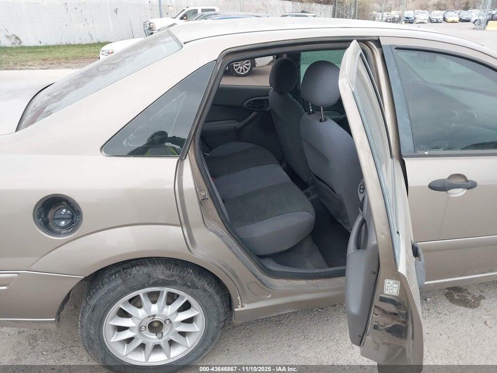 1FAFP34354W183111 2004 FORD FOCUS photo no. 8