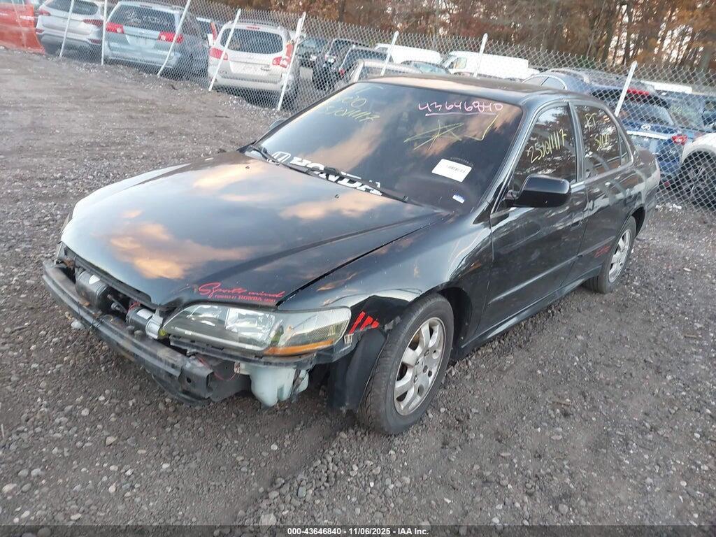 1HGCG658X2A175705 2002 HONDA ACCORD photo no. 2