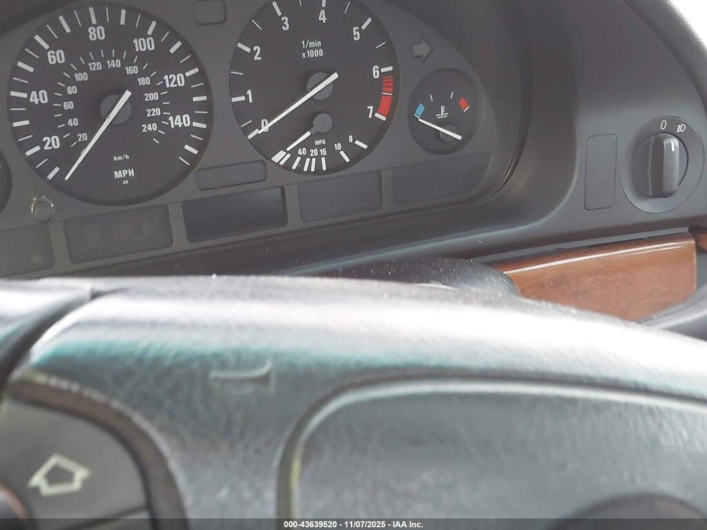 WBADT63401CF07118 2001 BMW 530IA photo no. 7