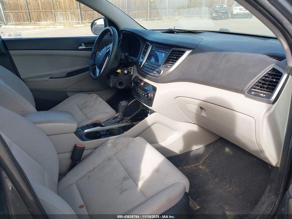 KM8J3CA43HU443418 2017 HYUNDAI TUCSON photo no. 5