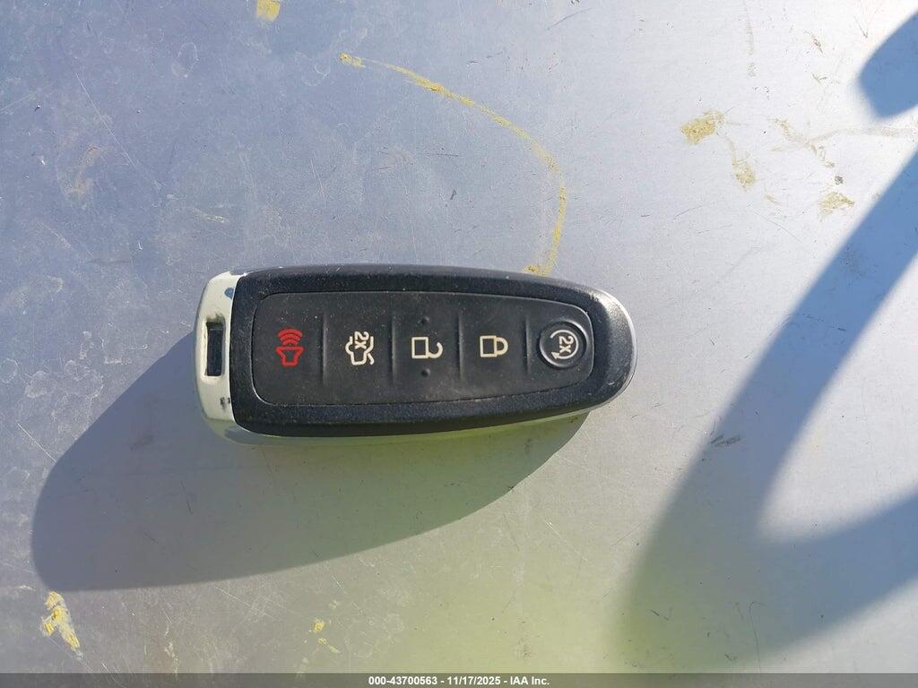 1FMCU9J90GUB97768 2016 FORD ESCAPE photo no. 10