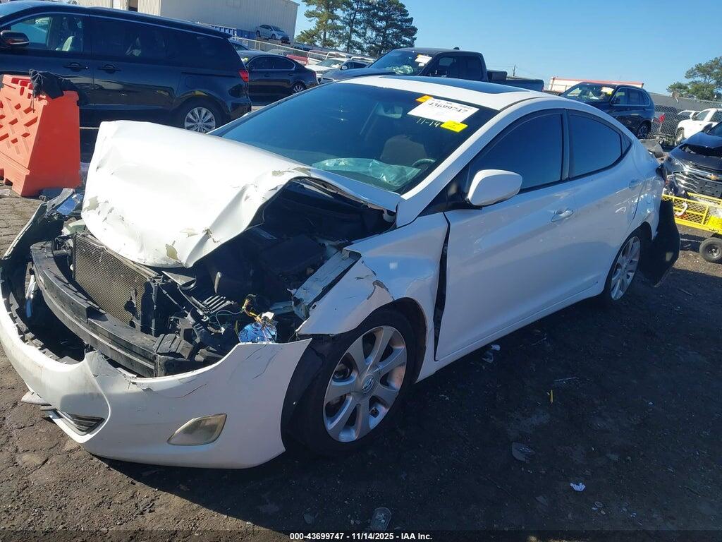 5NPDH4AE8DH184415 2013 HYUNDAI ELANTRA photo no. 2