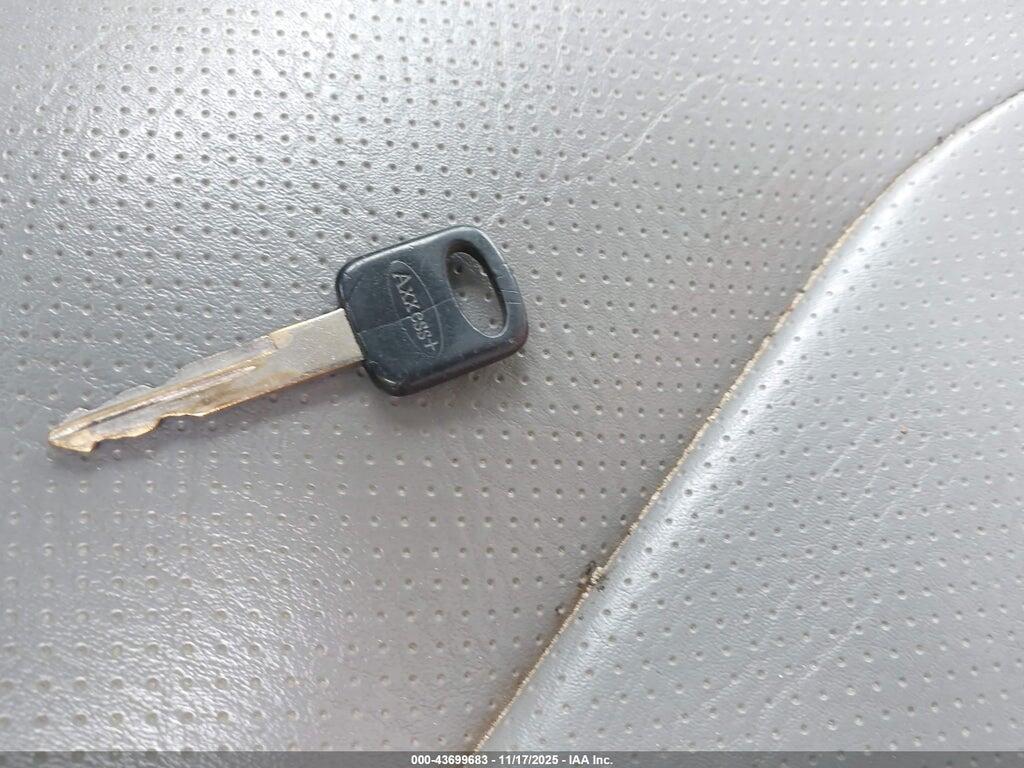 1FTNE24283HB69400 2003 FORD E-250 photo no. 11