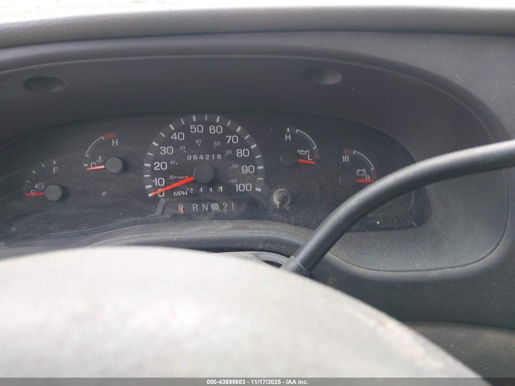 1FTNE24283HB69400 2003 FORD E-250 photo no. 7