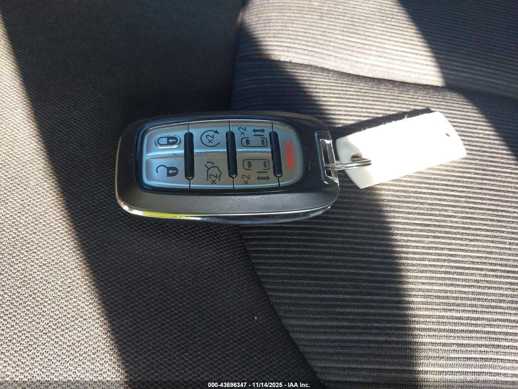2C4RC1CG7PR516742 2023 CHRYSLER VOYAGER photo no. 11