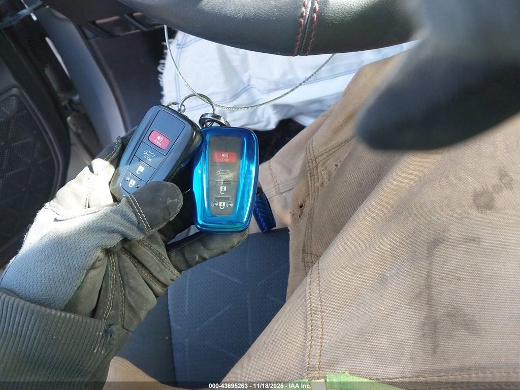 2T3P1RFVXKW023402 2019 TOYOTA RAV4 photo no. 11