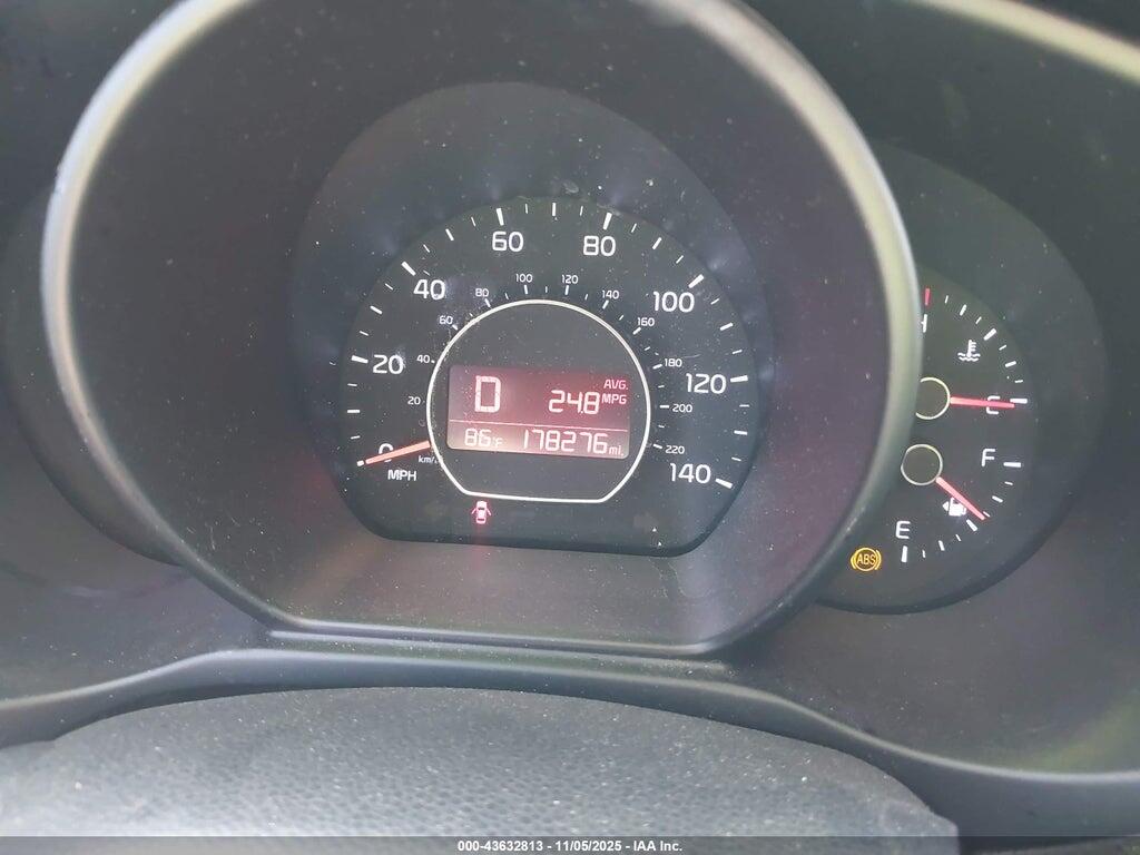 KNDJN2A28E7028743 2014 KIA SOUL photo no. 7