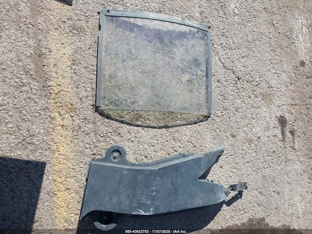 1FTSE34L11HB25656 2001 FORD E-350 SUPER DUTY photo no. 12