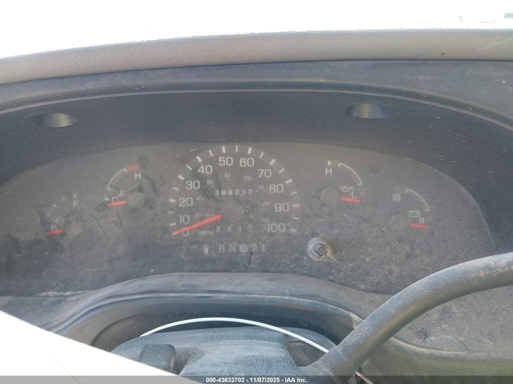 1FTSE34L11HB25656 2001 FORD E-350 SUPER DUTY photo no. 7