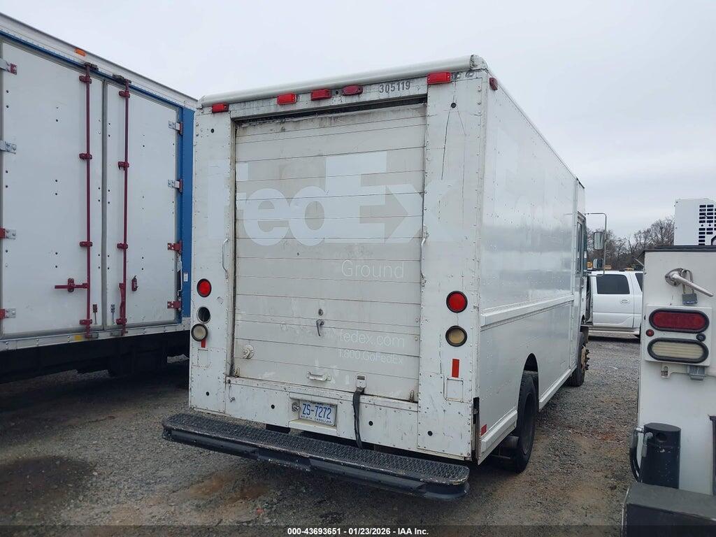 4UZA4FF4XWC902633 1998 FREIGHTLINER CHASSIS photo no. 4