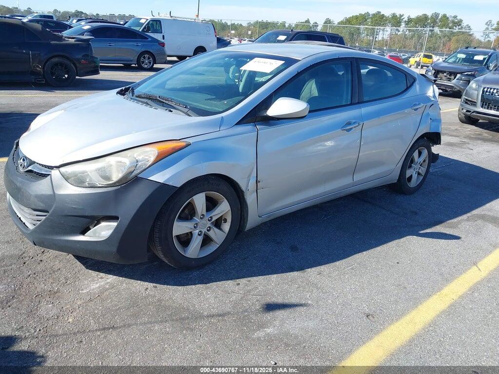 5NPDH4AE8DH323927 2013 HYUNDAI ELANTRA photo no. 2