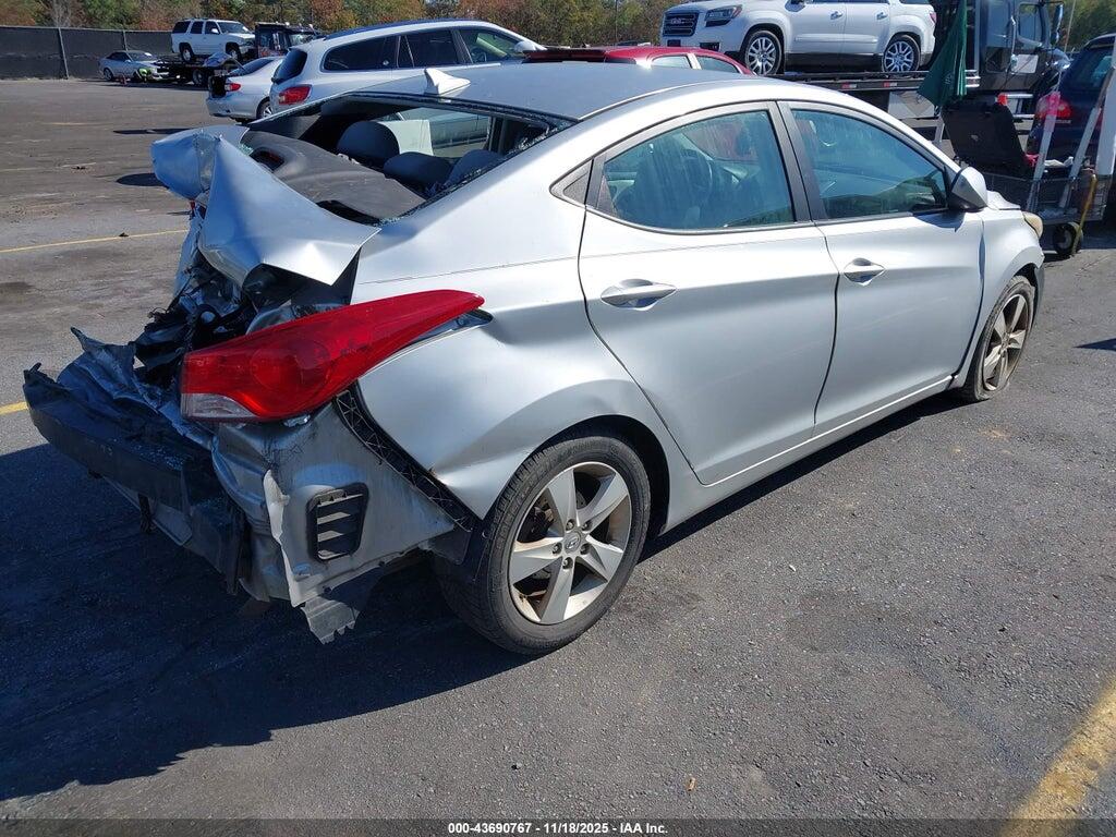 5NPDH4AE8DH323927 2013 HYUNDAI ELANTRA photo no. 4