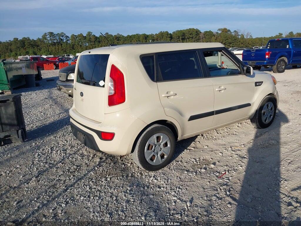 KNDJT2A56D7530424 2013 KIA SOUL photo no. 4