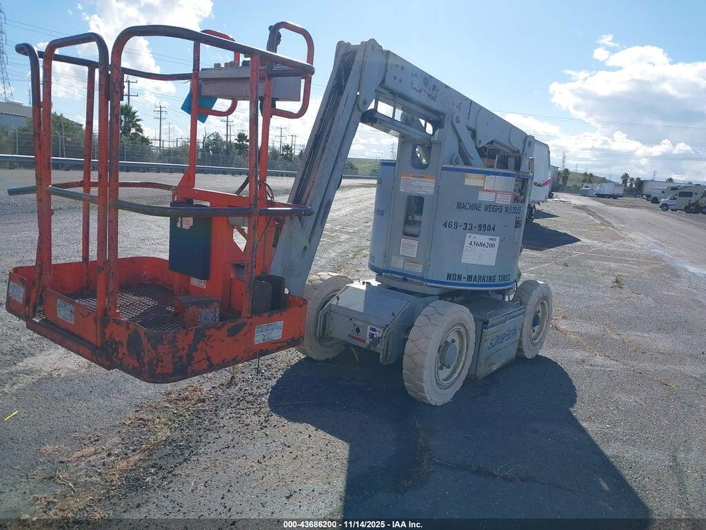 0000000099B004103 2000 SKYJACK SJKB-33N photo no. 2