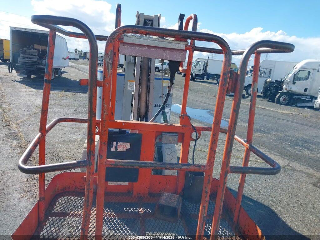 0000000099B004103 2000 SKYJACK SJKB-33N photo no. 5