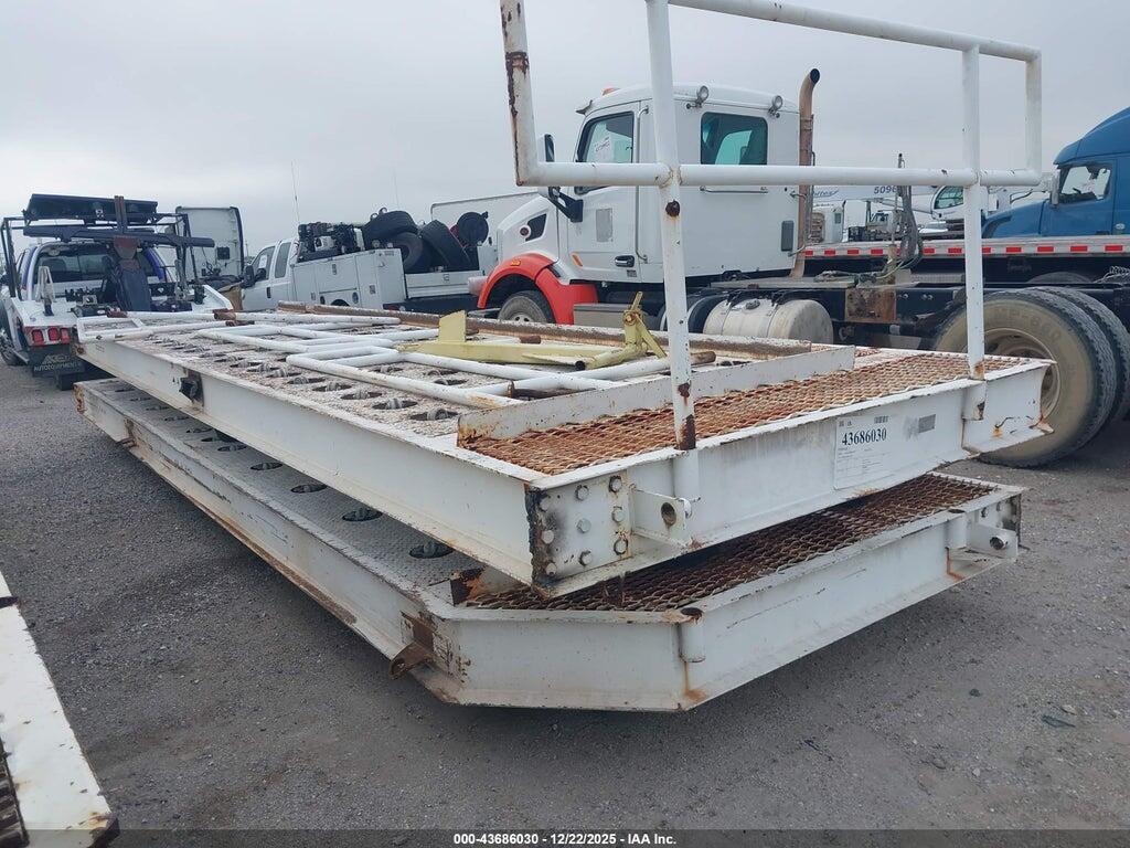 2000 EQUIPMENT STEEL GSE 9333 00000000000215022