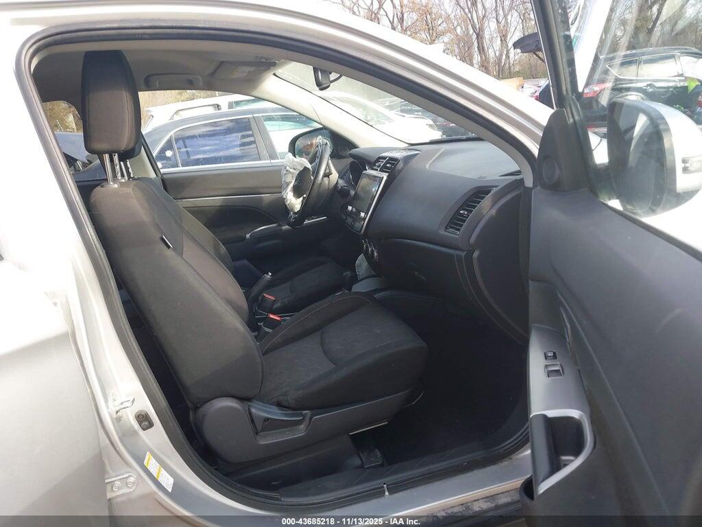 JA4AP4AU4LU030151 2020 MITSUBISHI OUTLANDER SPORT photo no. 5