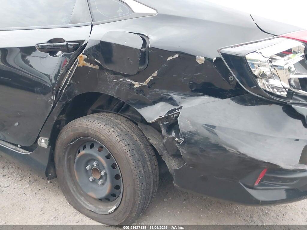 19XFC2E52JE032832 2018 HONDA CIVIC photo no. 6