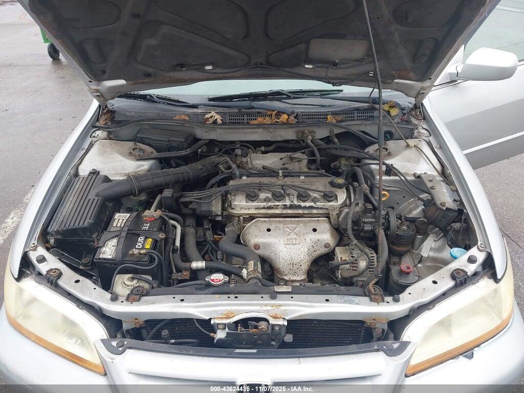 1HGCG56772A112092 2002 HONDA ACCORD photo no. 10
