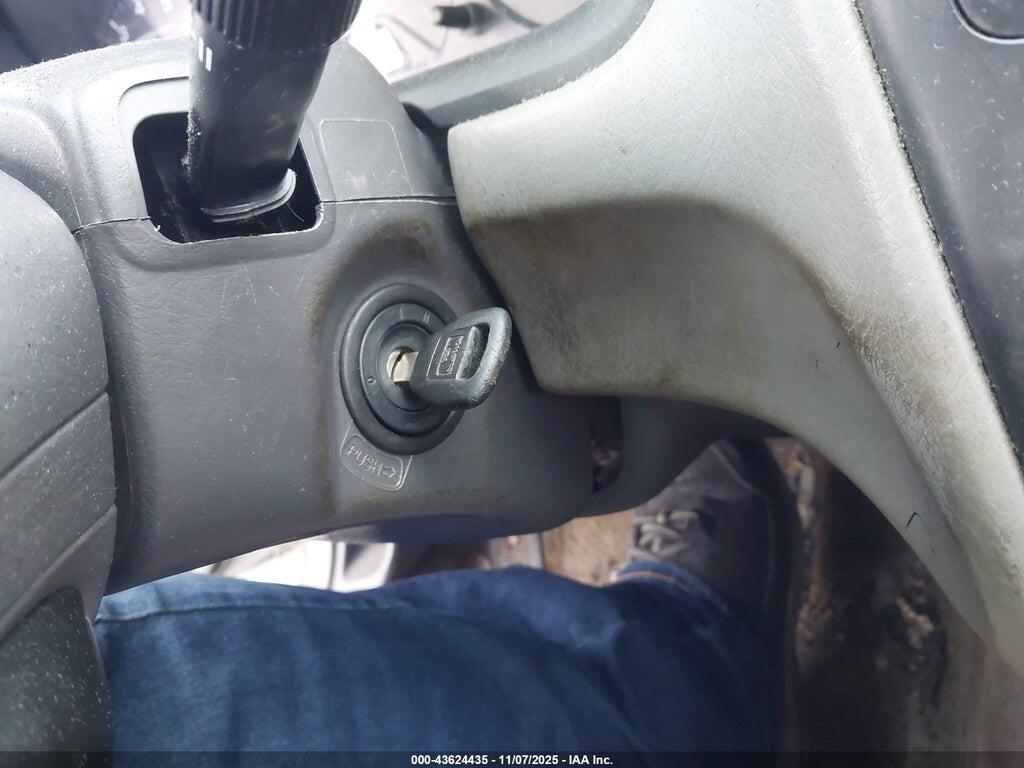 1HGCG56772A112092 2002 HONDA ACCORD photo no. 11