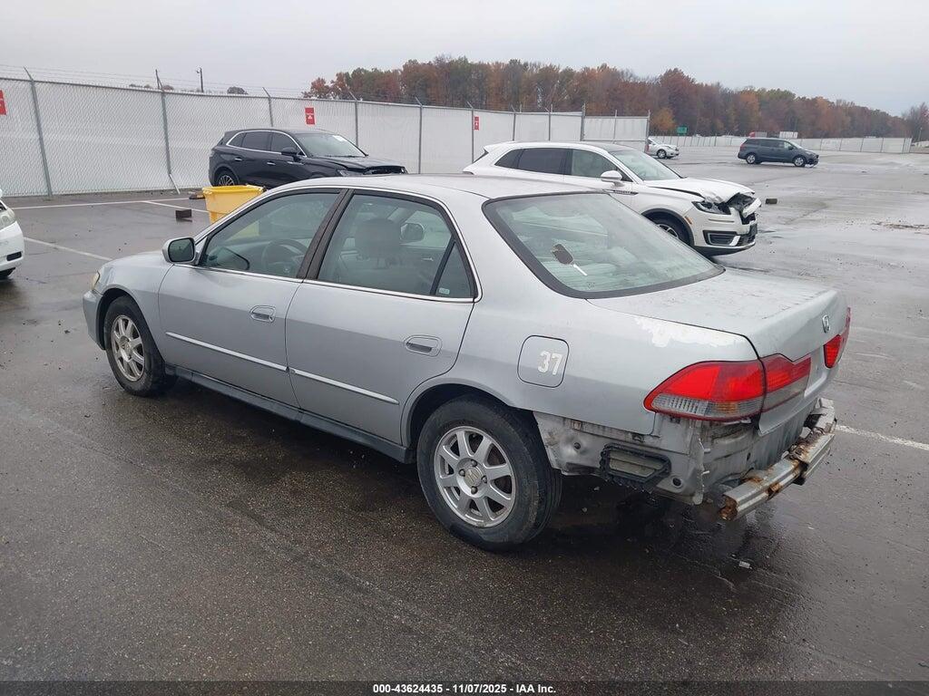 1HGCG56772A112092 2002 HONDA ACCORD photo no. 3