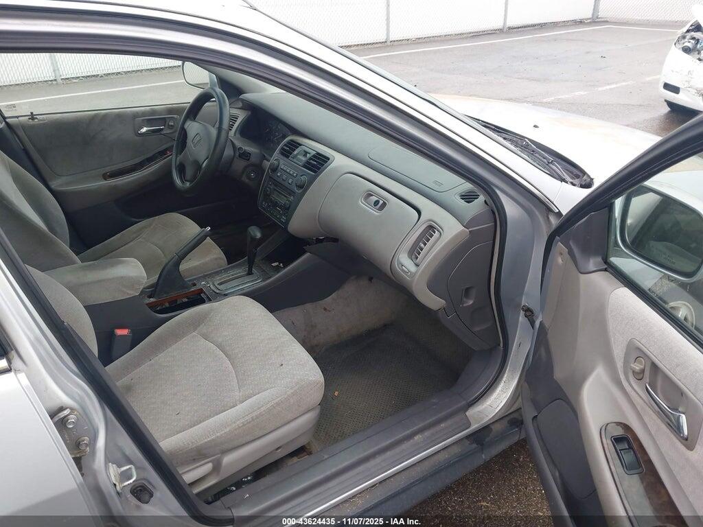 1HGCG56772A112092 2002 HONDA ACCORD photo no. 5