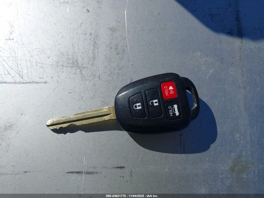5YFBURHE8JP824398 2018 TOYOTA COROLLA photo no. 11