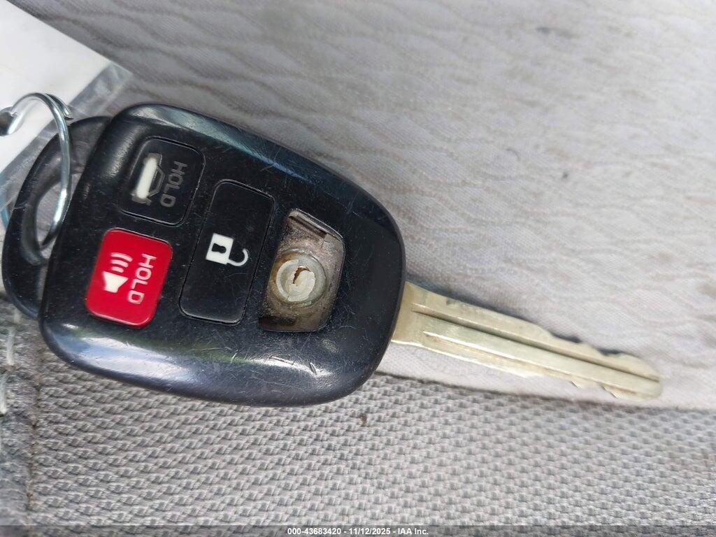 2T1BURHE5FC395194 2015 TOYOTA COROLLA photo no. 11
