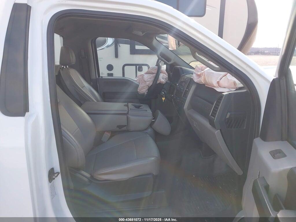 1FDRF3G60KEF74875 2019 FORD F-350 CHASSIS photo no. 5