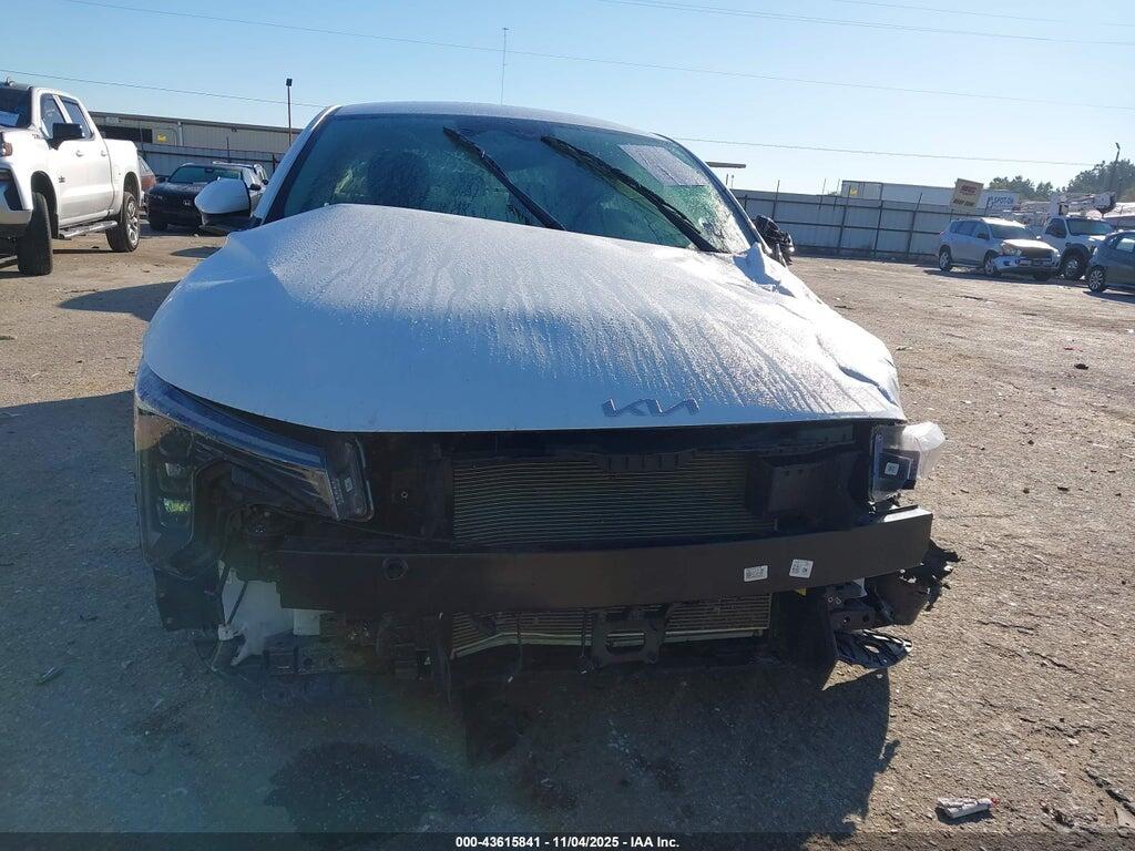 3KPFT4DE7SE132861 2025 KIA K4 photo no. 12
