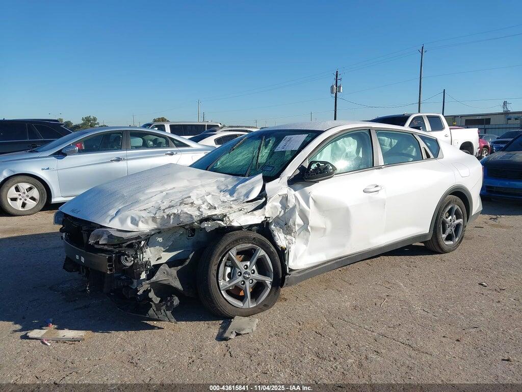 3KPFT4DE7SE132861 2025 KIA K4 photo no. 2